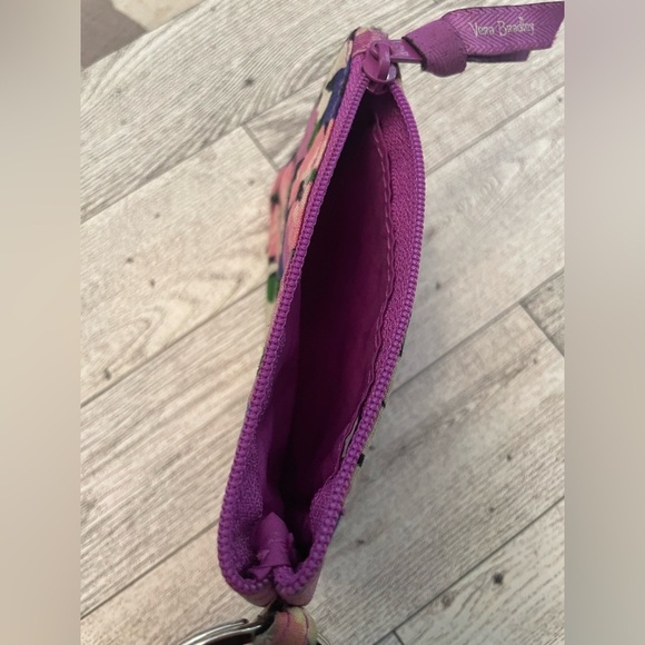 NWOT Vera Bradley Zip ID & Lanyard
in Cotton In Flower Garden Purple - Picture 6 of 6